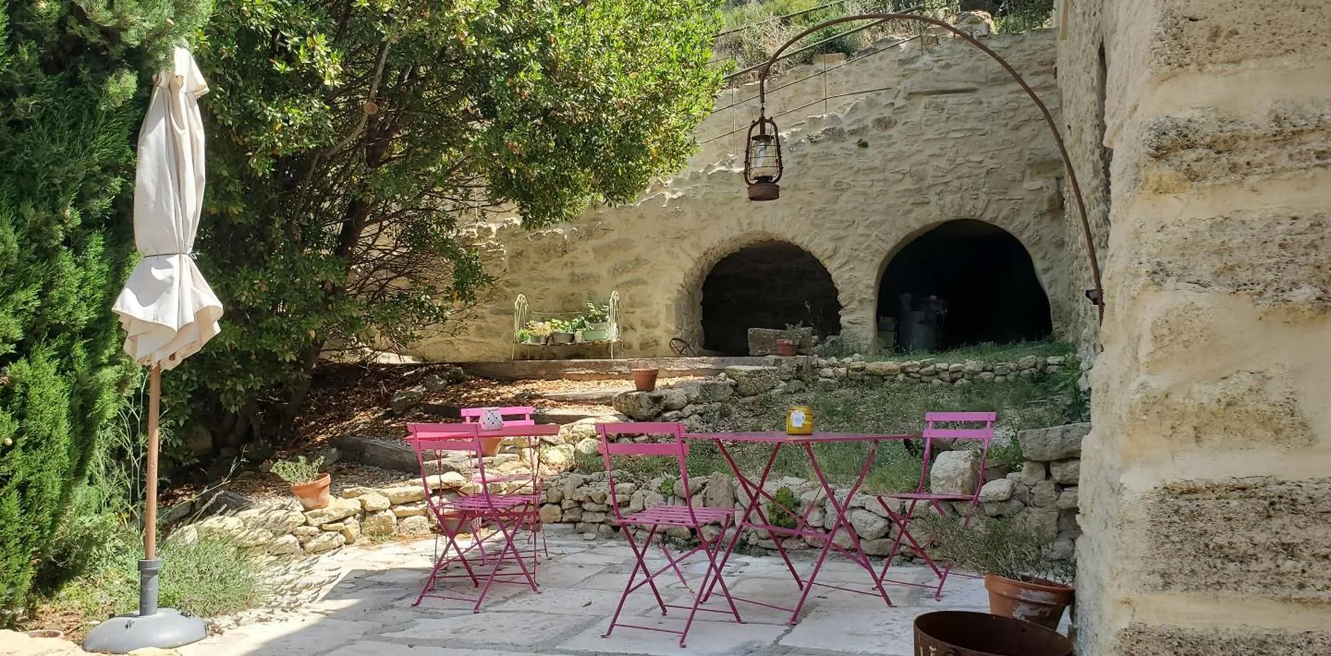 Moulin De Bonfilhon Bed & Breakfast Cornillon-Confoux 0*,  France